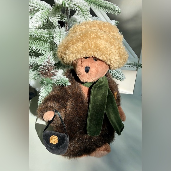 Gen-yoo-wine BOYDS Bears “Aunt Bessie Skidoo” - Picture 7 of 7